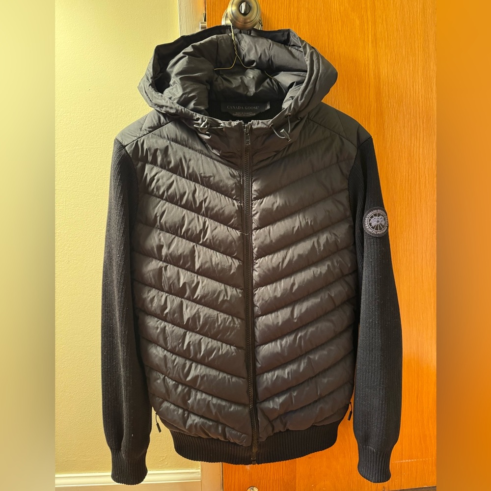 Canada Goose Men’s Hybridge Knit Panel Puffer Hoodie XS